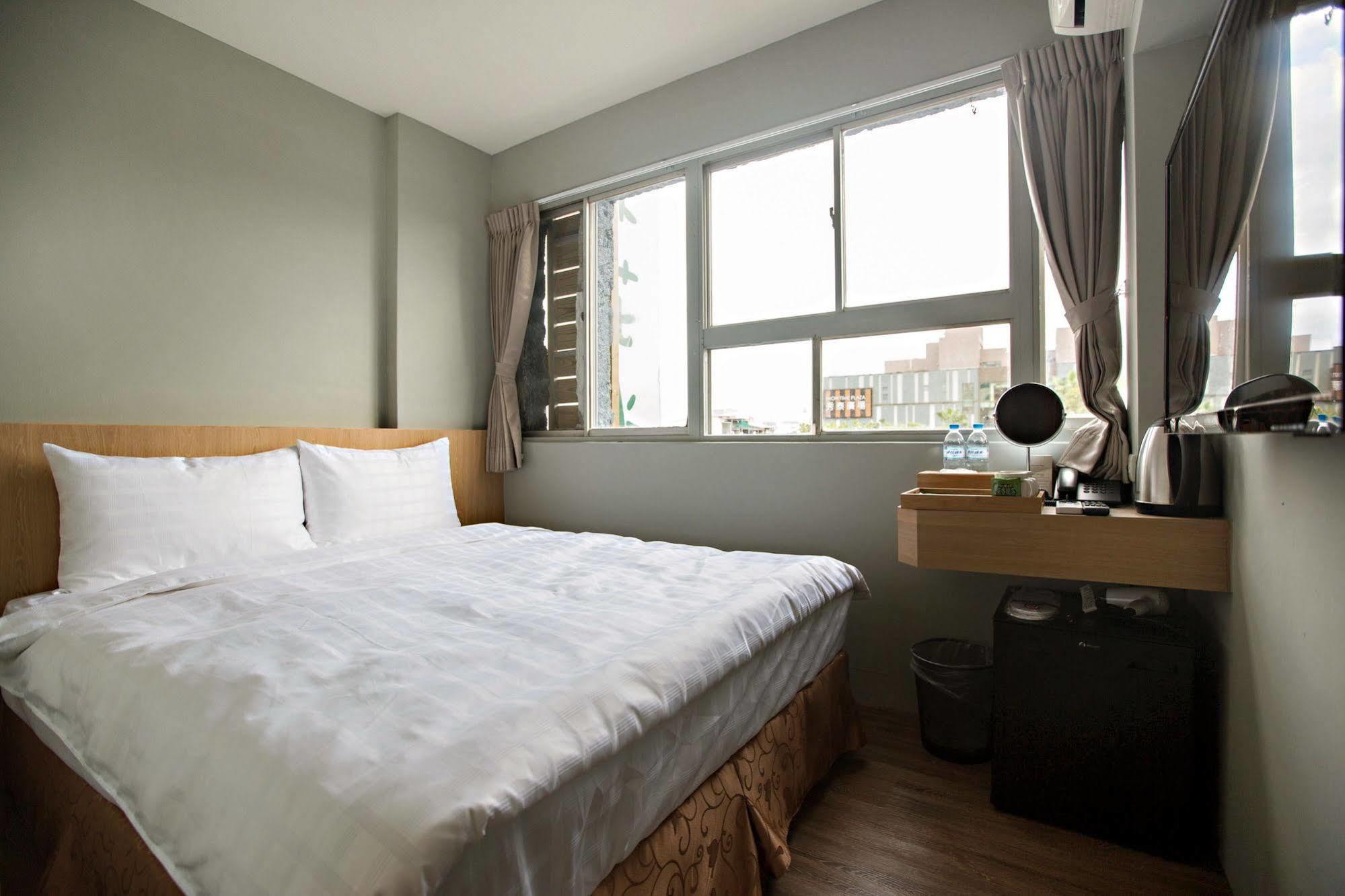 Taitung Traveller-Inn Day Moon Hotel מראה חיצוני תמונה