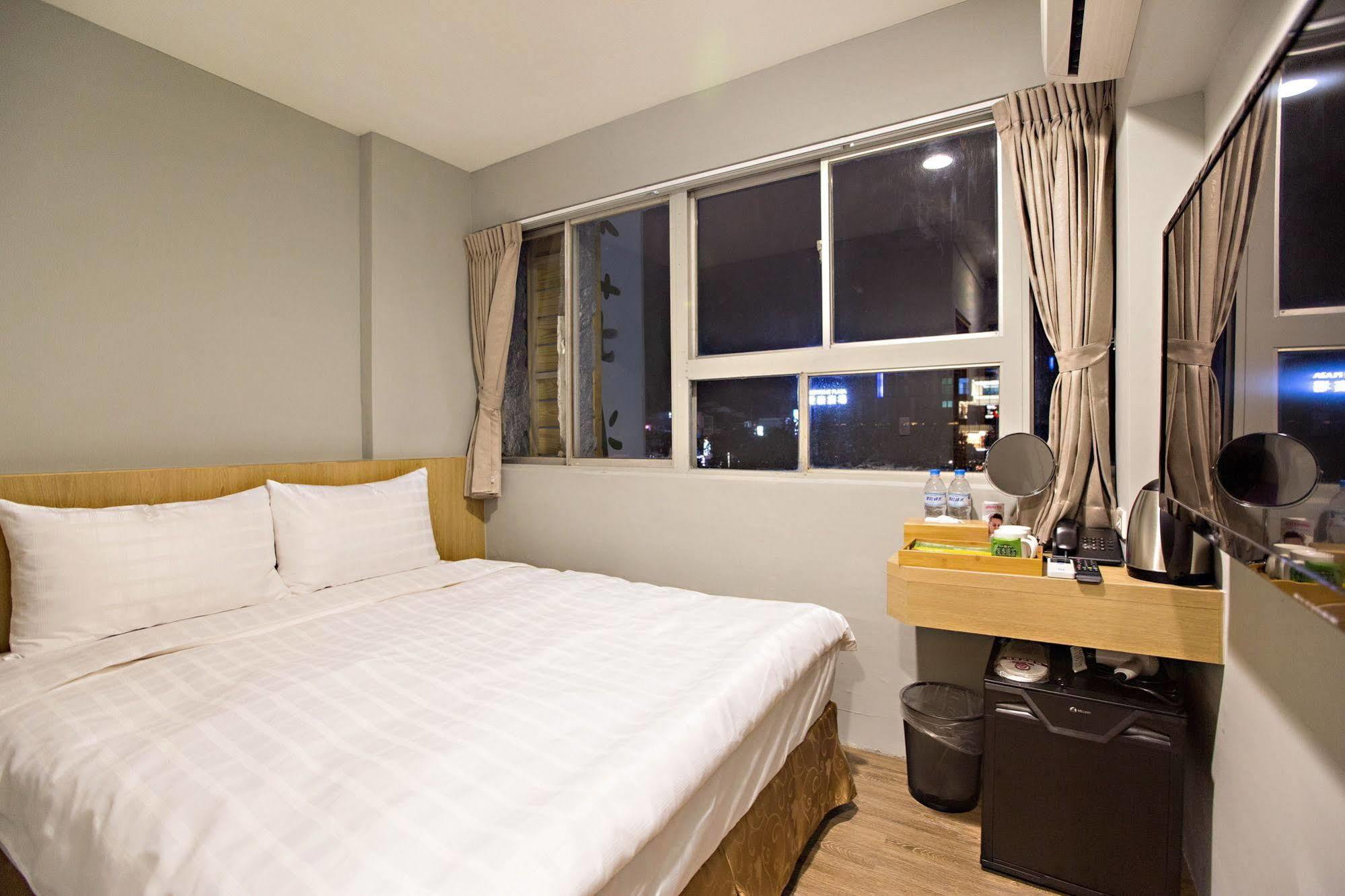 Taitung Traveller-Inn Day Moon Hotel מראה חיצוני תמונה