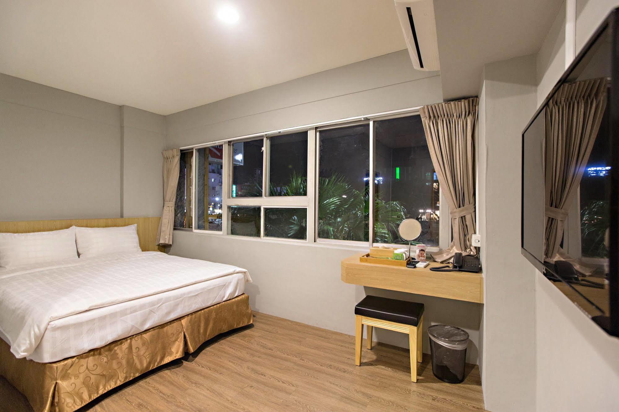 Taitung Traveller-Inn Day Moon Hotel מראה חיצוני תמונה